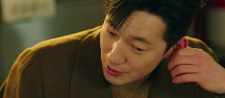 ssonskk's tweet photo. Find you a man like Mr. Gu who hesitates and feels guilty about suddenly leaving you on your date, a man who bolts out and rushes to finish his work early so you won't wait for him that long 💘💘💘 https://t.co/TmKnaNfgeL