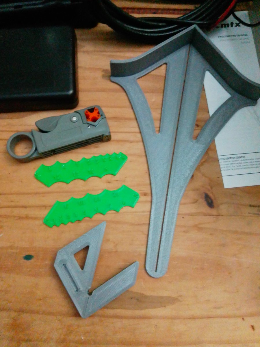 DunaiMonk's tweet photo. My new Caliper arrived and i printed more tools to help me on my hardware projects. https://t.co/BOQYdJjcBT