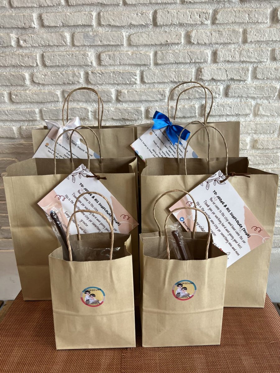 JoongOfficialTH's tweet photo. ขอบคุณสำหรับกองฟู้ดซัพเต็มสองรถเข็น จากทุกคนเลยนะคะ ❤️🍽

Thanks to : @JoongVN @JoongdunkINA @JoongArchenPH 

Special Thank :
@MangPor_0415 @rasahcun_love @__midnightsun96 (ทีมหัวใจสีน้ำตาล🤎)
และ @LOWE_STP

@ChenRcj
#จุงอาเชน
#StarInMyMindFinalEP https://t.co/bUwHcwexQP