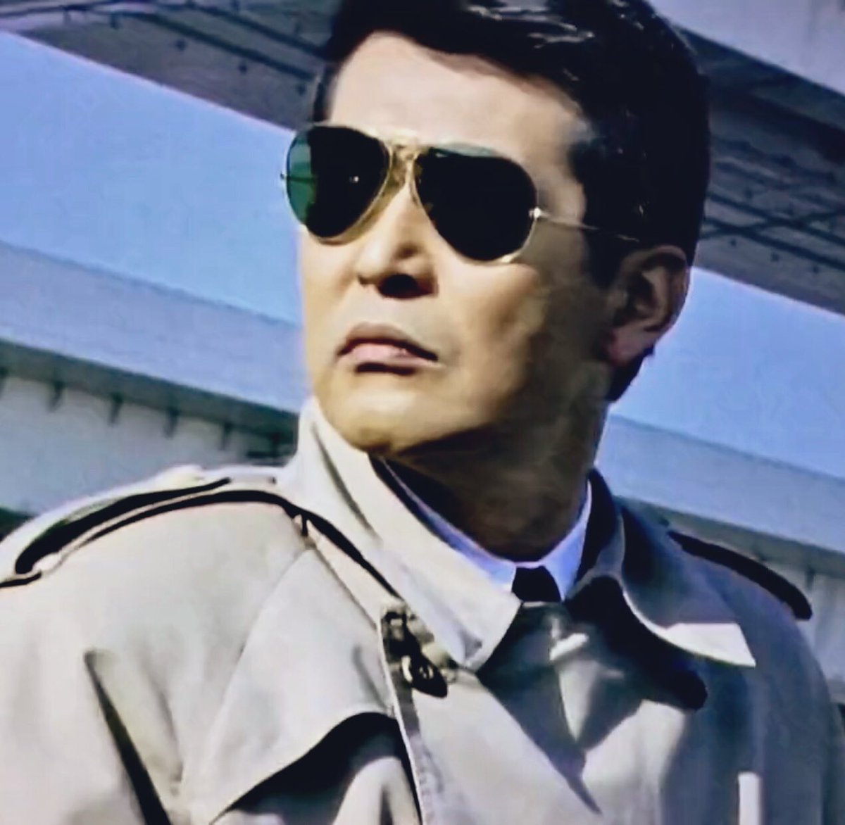 画像フォルダから左を向いてる画像と右を向いてる画像を戦わせろ 49歳