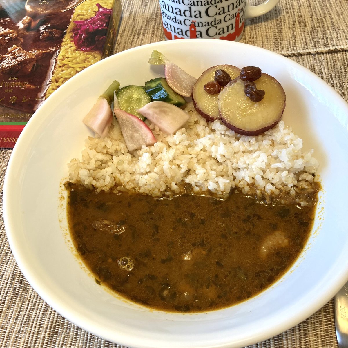 area51jazz's tweet photo. #レトルトカレー食べ比べ 
#レトルトカレー部 ・昼練。
吉祥寺 piwang監修「チキンカレー」
ごちそうさまでした(^ ^) #レトルトカレー #吉祥寺pwang #pwang #チキンカレー #36チャンバーズオブスパイス #curry #カレー #神田カレーマイスター https://t.co/lioVkbnfdD