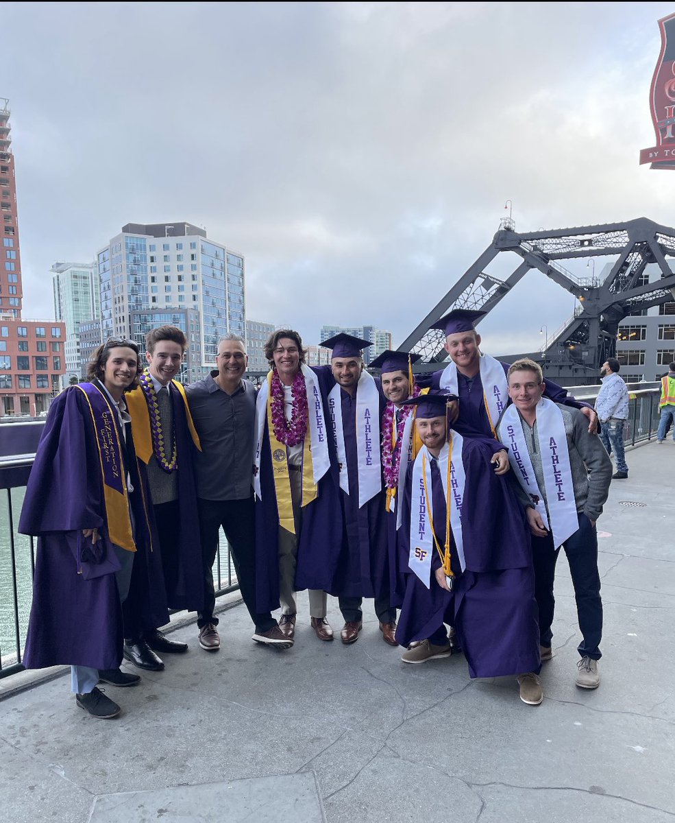TonySchifano's tweet photo. So proud of these guys! #Commitment #SFSUCommencement #ChompCity #OraclePark https://t.co/EhVR3uh5Yy
