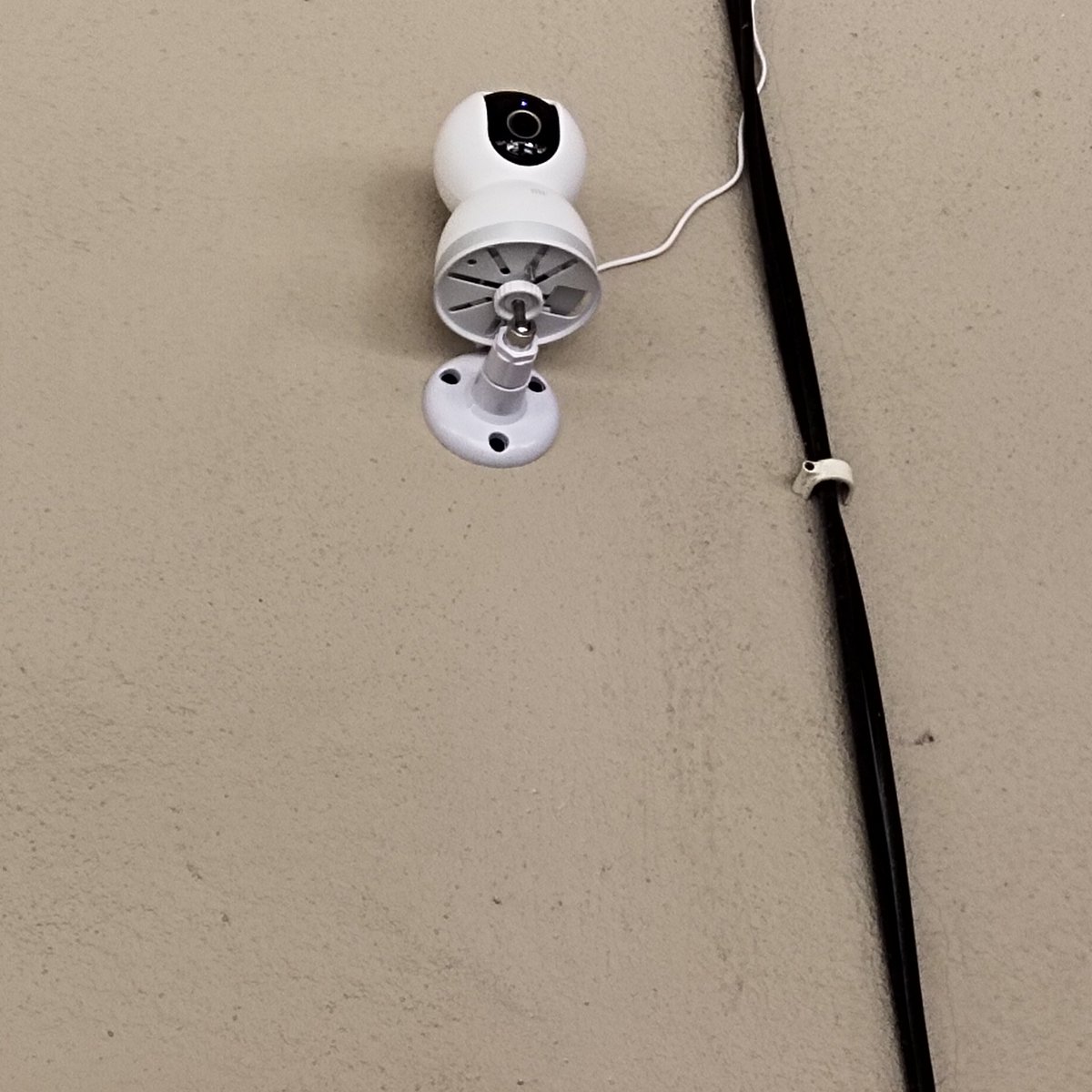 Marina : Ni boy ke girl?

Miqaila : Boy

Marina : Kenapa boy pulak?  

Miqaila : Sebab dia botak macam ayah. 

Marina : 🤣🤣

#lawak