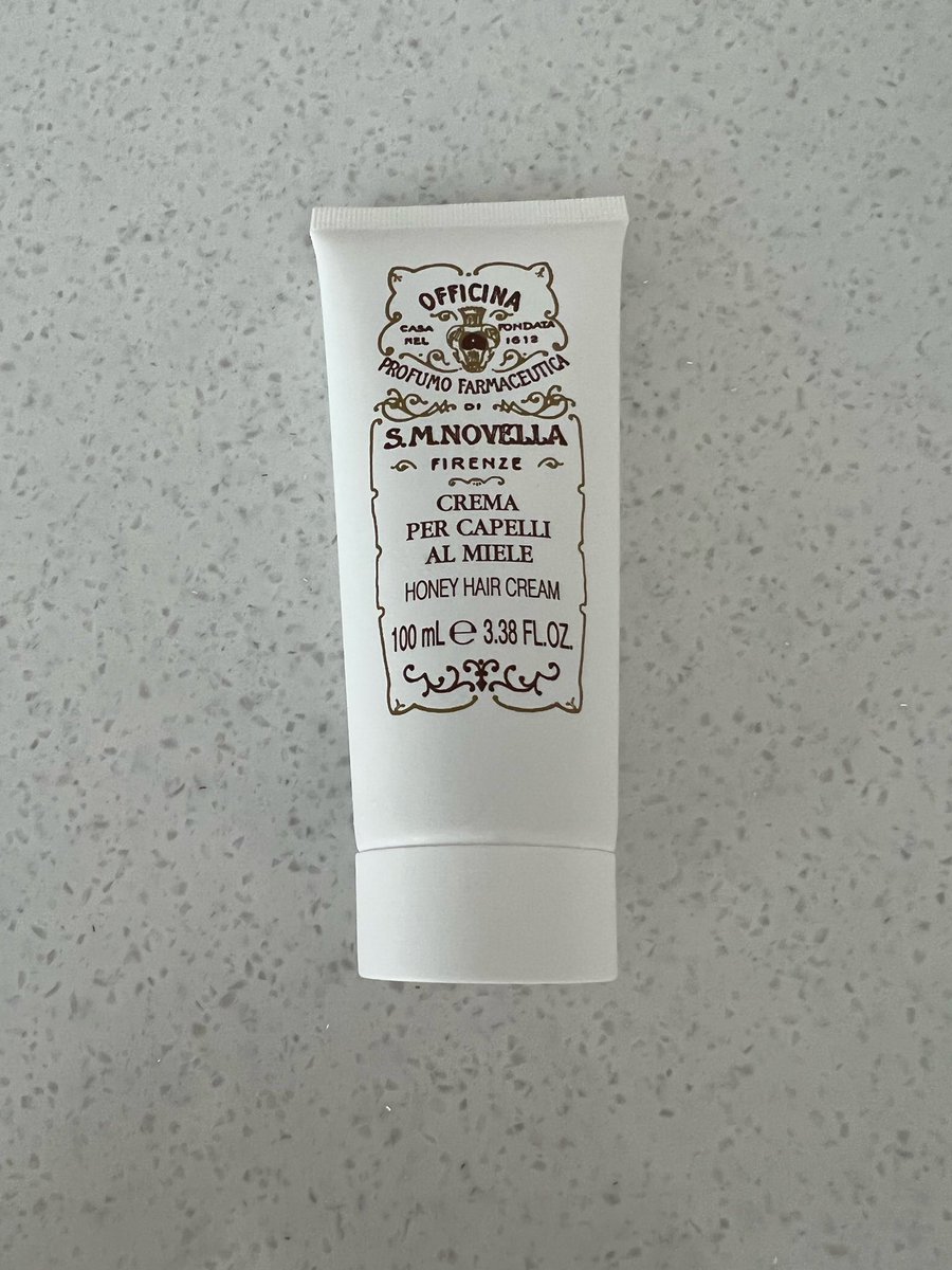 revetexts's tweet photo. 🐢💭
📸+1
“when i woke up this morning, i realised that the newly opened cream that i applied on my face the day before was actually a hair cream, what should i do?😇”
“i’m screwed😇😇😇” https://t.co/QsARn3QKcl