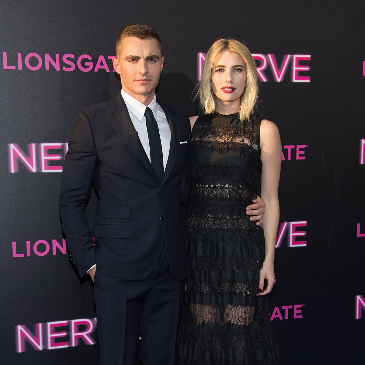 PIayNerveRP's tweet photo. © 𝗡𝗲𝗿𝘃𝗲 · #RPNerve → Premiere!

𝗚𝘄𝗲𝗻𝗱𝗼𝗹𝘆𝗻 𝗦𝗮𝗶𝗻𝘁-𝗣𝗲̀𝗿𝗲 (@fairybutterfIy) and 𝗡𝗮𝘁𝗵𝗮𝗻𝗶𝗲𝗹 𝗚𝗼𝗼𝗱𝘄𝗶𝗻 (@chanelstreets) lit up the Nerve World Premiere! 🔥 https://t.co/WBZobMPpux