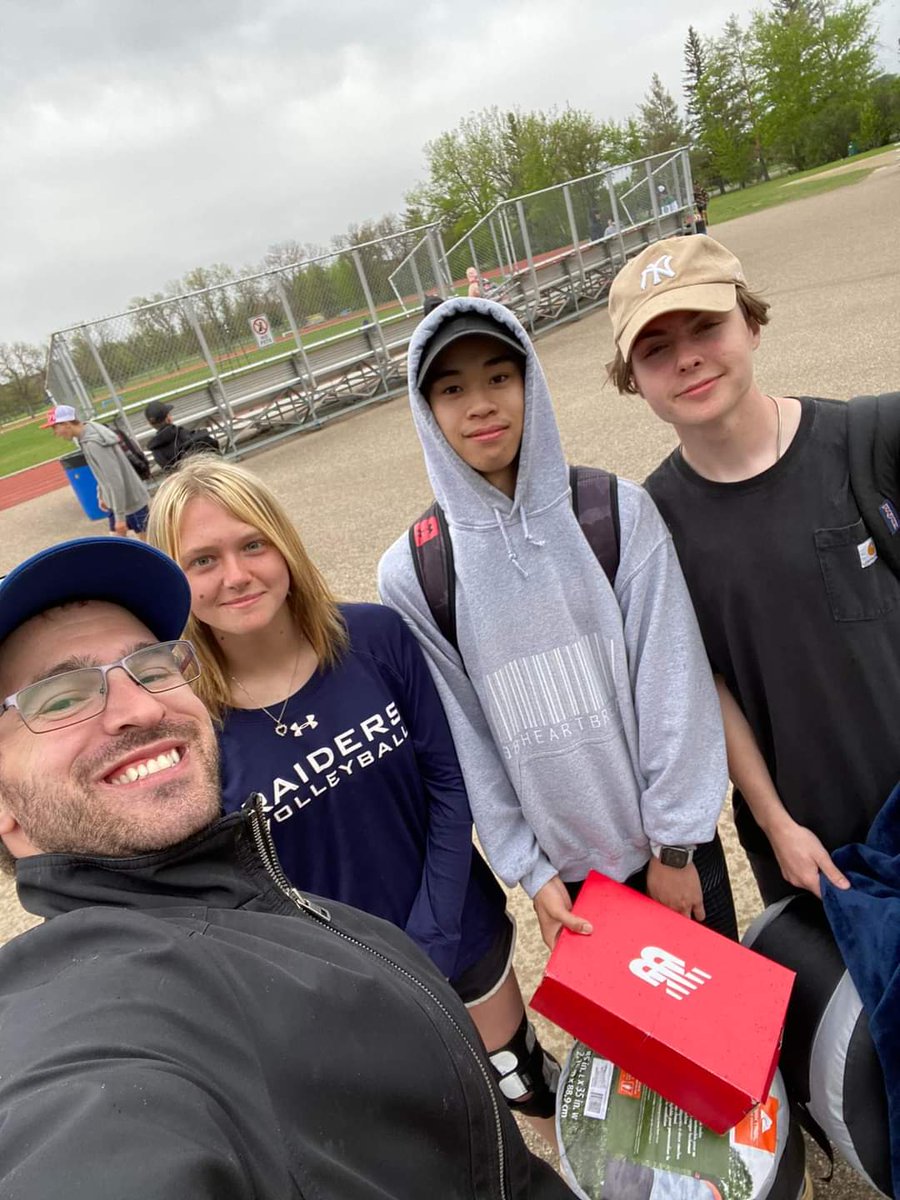 Good Times at Grenfell High tweet media