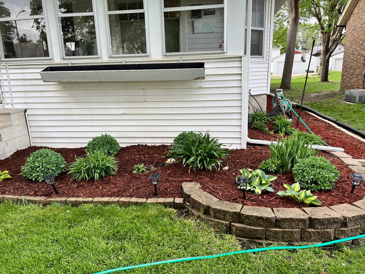 NLLC_FD's tweet photo. Some before and after of some mulch recently done by are wonderful team!! https://t.co/PE68ipR23K