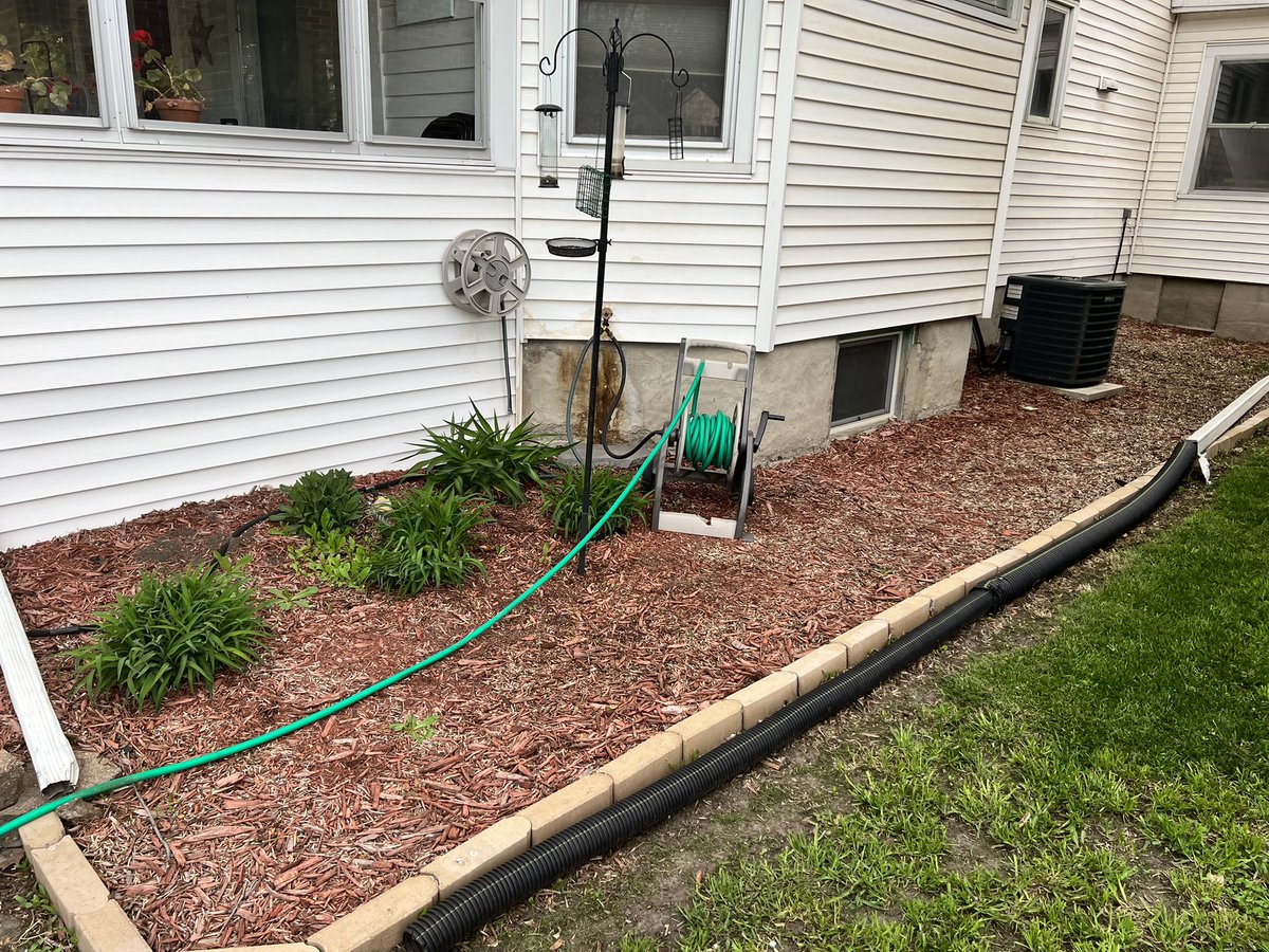 NLLC_FD's tweet photo. Some before and after of some mulch recently done by are wonderful team!! https://t.co/PE68ipR23K
