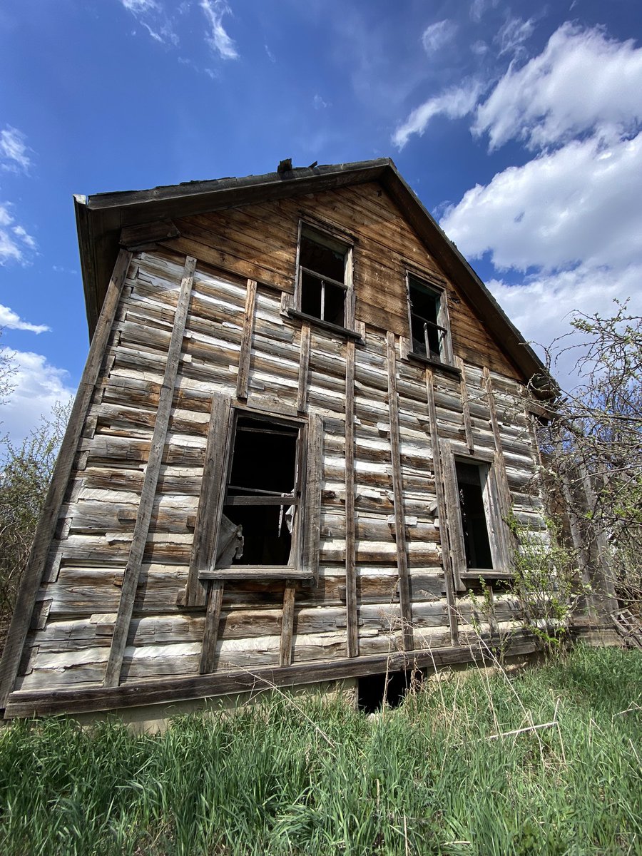 ChristinaKottm2's tweet photo. Always exploring our Northern Prairies #pioneerhomestead #oldstructures #explorepage #natureza #History #roadtrips #OffTheBeatenPath #outdoor #NorthernAlberta #Canada #protectedhomes https://t.co/oZVQBd3J2Q