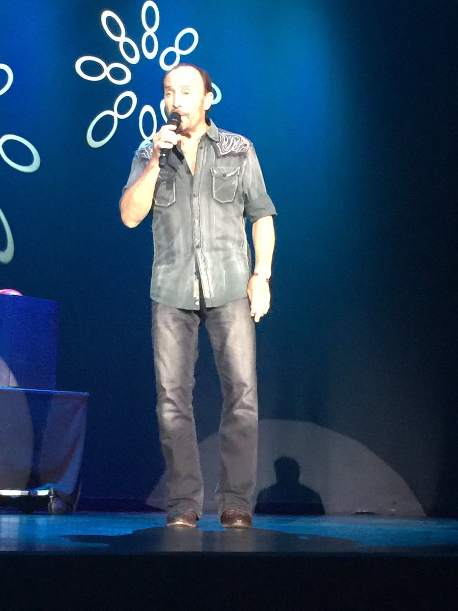 thetoyman1's tweet photo. #Fox @TheLeeGreenwood coming up with @ShannonBream Lee is a Country Music Star, and a Great American! I’ve met Lee in Las Vegas several times at the @seanhannity #FreedomConcerts. https://t.co/VUCJipqMtd