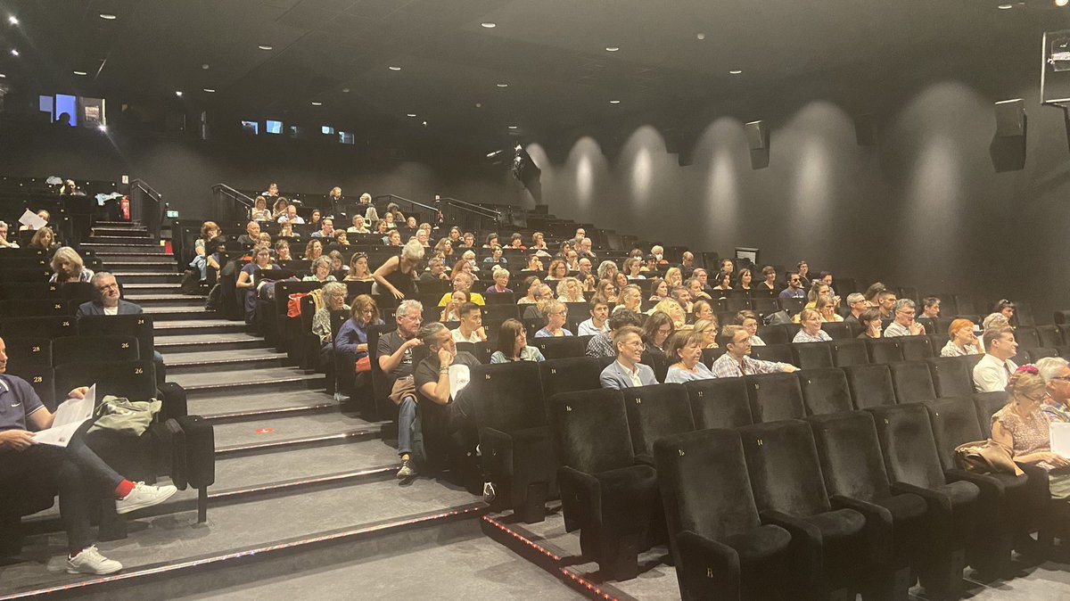 DAAC_nice's tweet photo. "Le cinéma est formateur et fédérateur " Laurence Patti lance le 40° marathon #cineduc2022 à la salle Miramar #EAC @Cannes_Cinema https://t.co/w7gDXwPb8D