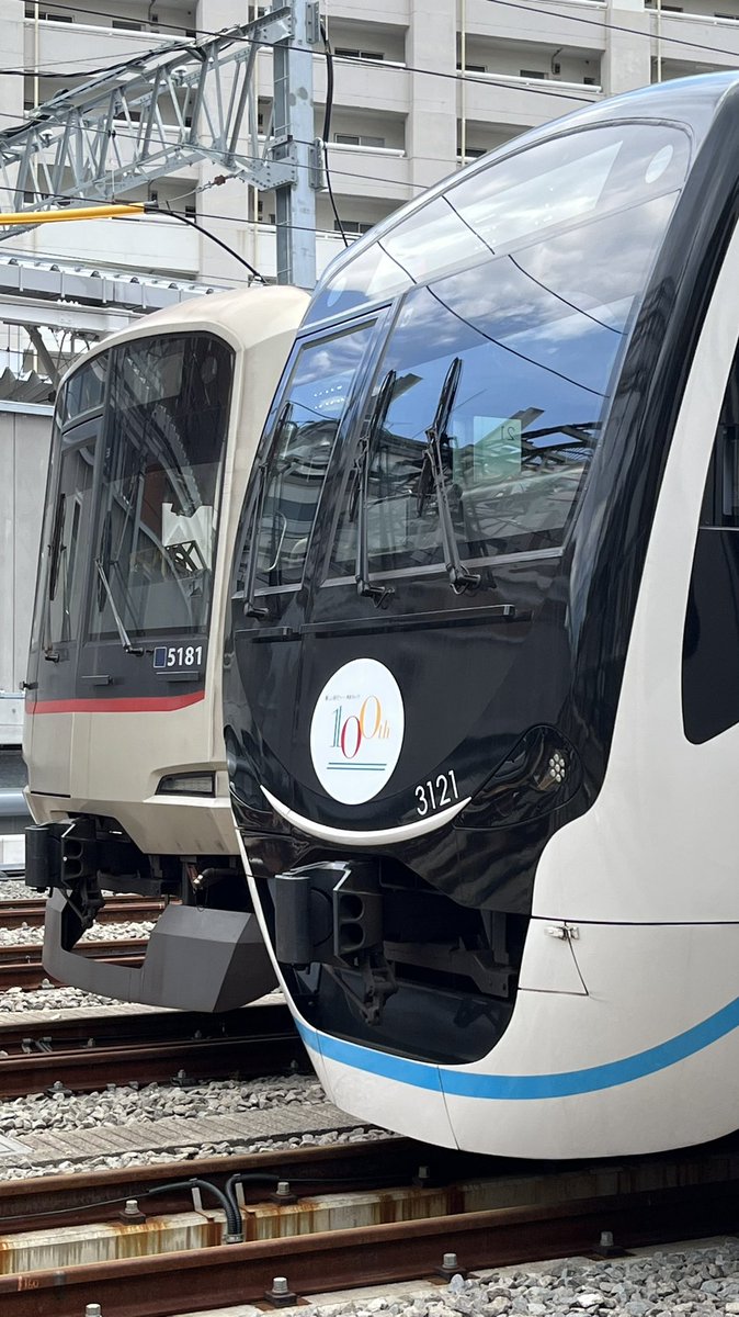 liner_85's tweet photo. 100周年トレインがセンター
撮影中にミタレンジ6501Fにも遭遇
#トプナンの呪い
#5181F #3121F #3122F
#奥沢車庫 https://t.co/qXPIalNcQ8