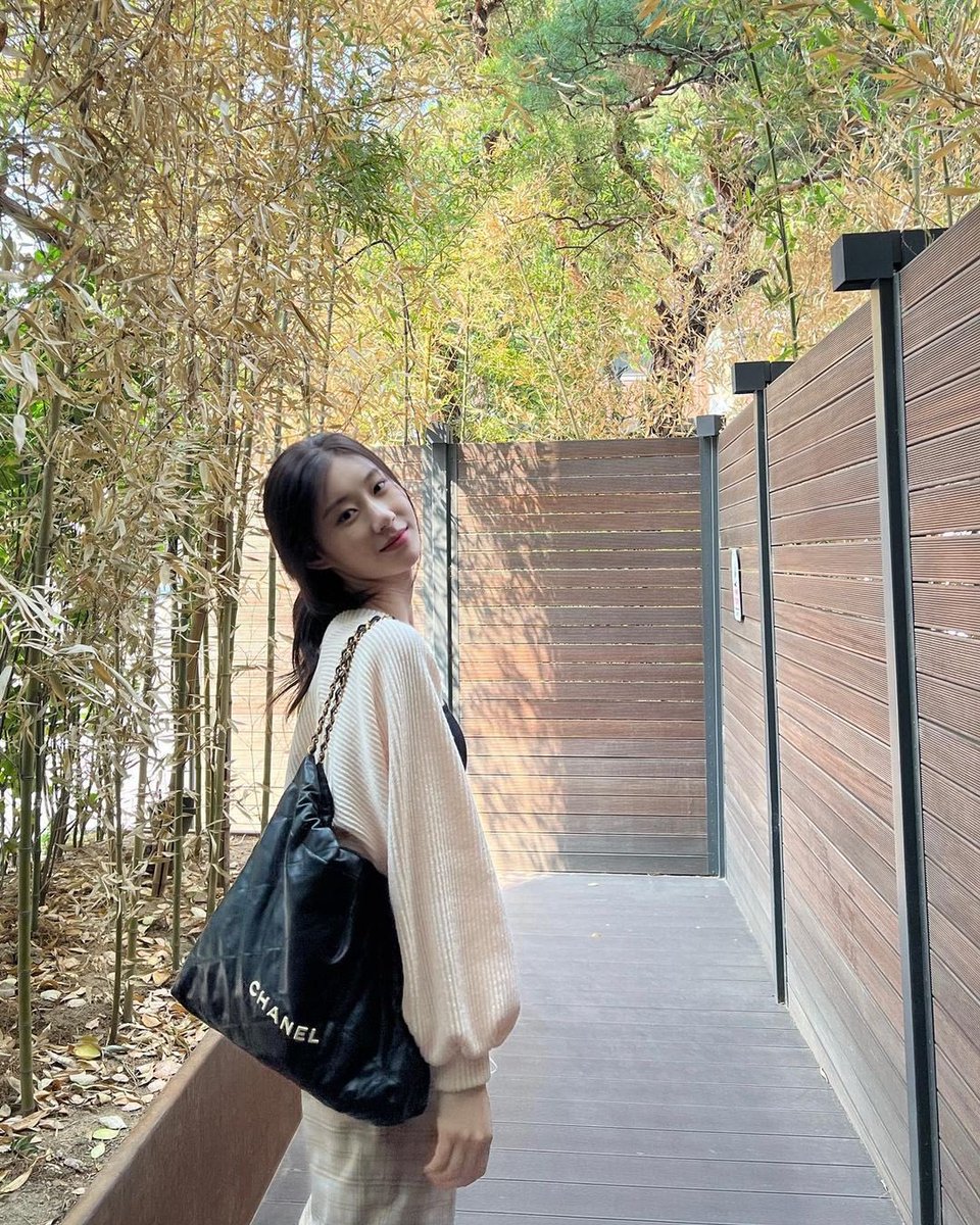 chaerzonk's tweet photo. ️️ ️️️️️️️️ ️️️️️️️️ ️️️️️️️️ ️️️️️️️️ ️️️️️️
Hi, everyone ☀️ Sinar matahari siang ini lumayan hangat bukan? Selamat menikmati akhir pekan, uri Midzy—!
️️ ️️️️️️️️ ️️️️️️️️ ️️️️️️️️ https://t.co/J4Y0vgMtPF