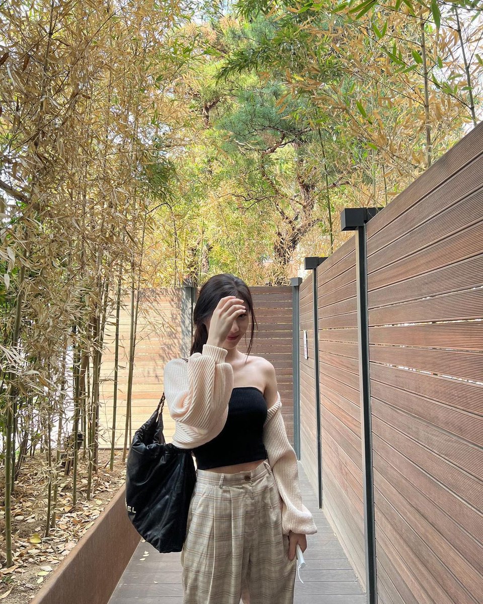 chaerzonk's tweet photo. ️️ ️️️️️️️️ ️️️️️️️️ ️️️️️️️️ ️️️️️️️️ ️️️️️️
Hi, everyone ☀️ Sinar matahari siang ini lumayan hangat bukan? Selamat menikmati akhir pekan, uri Midzy—!
️️ ️️️️️️️️ ️️️️️️️️ ️️️️️️️️ https://t.co/J4Y0vgMtPF