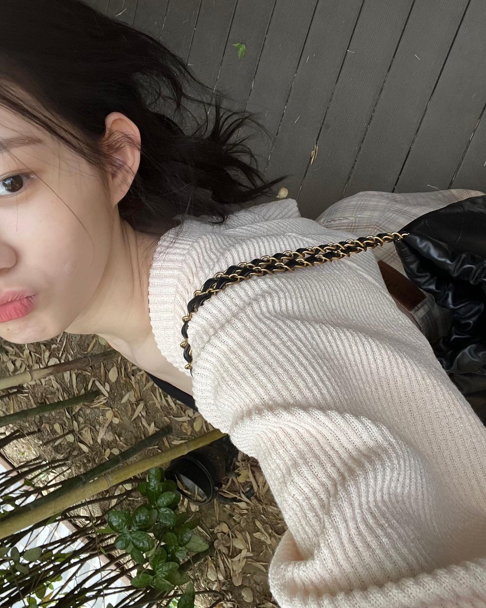 chaerzonk's tweet photo. ️️ ️️️️️️️️ ️️️️️️️️ ️️️️️️️️ ️️️️️️️️ ️️️️️️
Spesial untuk para kesayanganku, selca pekan ini agar harimu semakin menyenangkan 😗✌🏻
️️ ️️️️️️️️ ️️️️️️️️ ️️️️️️️️ ️️️️️️️️ ️️️️️️ https://t.co/VC7zSz4kea