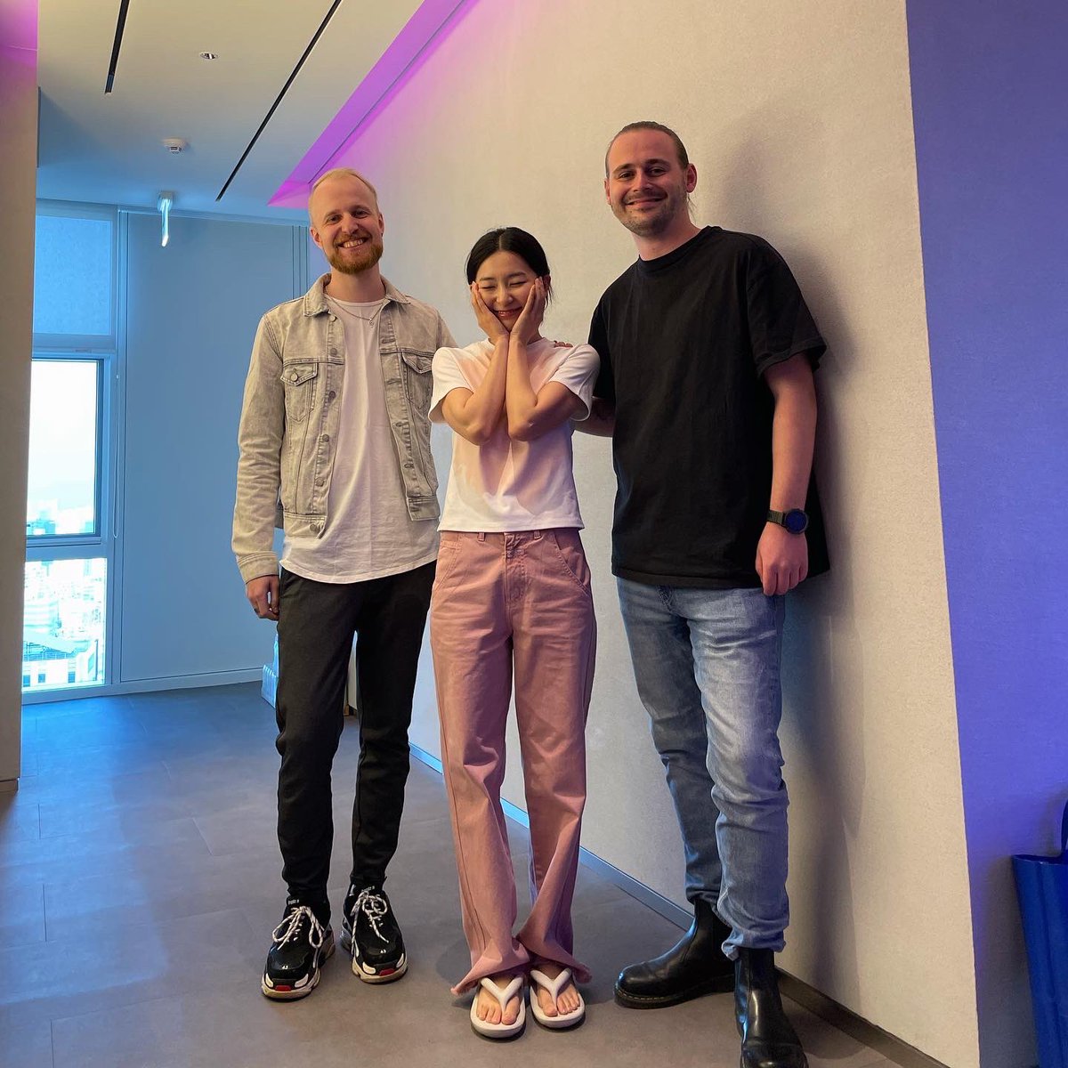 madewmoonshine's tweet photo. Such a blast having the one and only Seulgi from @RVsmtown come by the studio! 🐻💛🍍
Thank you for your hard work &amp; see you again soon!👀🌚 https://t.co/CvZAp084s9