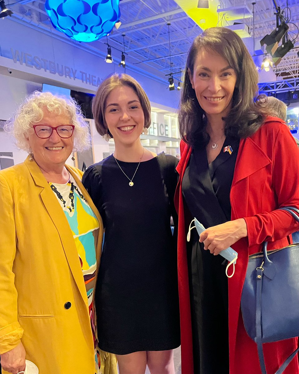 Heather McPherson (@hmcphersonmp) on Twitter photo It was an honour and a pleasure to attend the powerful and moving performance of <a href="/LiannaMakuch/">Lianna Makuch</a>‘s play, Alina, by <a href="/Pyretic_Prod/">Pyretic Productions</a> this evening.
An added bonus - attending with these incredible women who believed in a strong, independent, free and peaceful #Ukraine. 🇺🇦 It was an honour and a pleasure to attend the powerful and moving performance of <a href="/LiannaMakuch/">Lianna Makuch</a>‘s play, Alina, by <a href="/Pyretic_Prod/">Pyretic Productions</a> this evening.
An added bonus - attending with these incredible women who believed in a strong, independent, free and peaceful #Ukraine. 🇺🇦