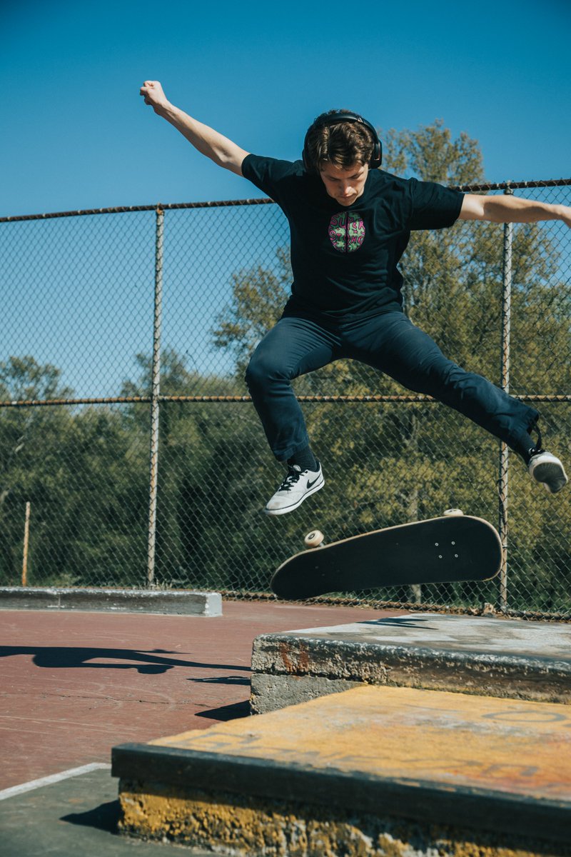 SupsooGlobal's tweet photo. Catching a scene in the air🛹

 #skate #noisemusic #skatepark #skateboardingisfun #Supsoo #skateordie https://t.co/Ro1TGYjsRh