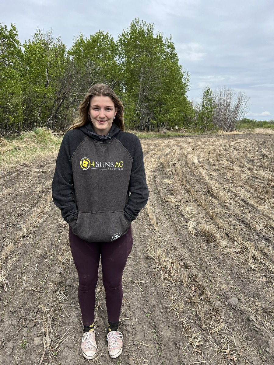 4sunsAg's tweet photo. Meet Jacqueline. She is 4Suns Ag summer student & will be assisting in field scouting, mapping, and all things canola. Jacqueline will be attending olds college in the fall to pursue her dreams in agriculture. Welcome to the team Jacqueline #agstudent #farmsofcanada #westcdnag https://t.co/BdNn9hMKYR