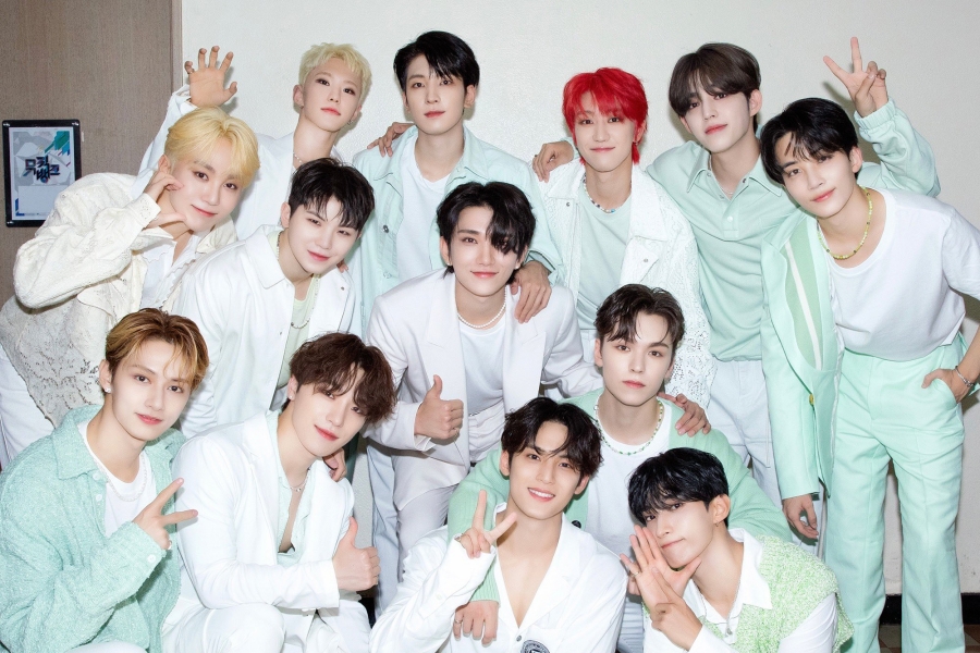 soompi's tweet photo. #SEVENTEEN Tops iTunes Charts Around The World + Nearly Doubles Own 1st-Day Sales Record With "#FaceTheSun"
https://t.co/46xrVMTRQD https://t.co/9zc2Jm97mD