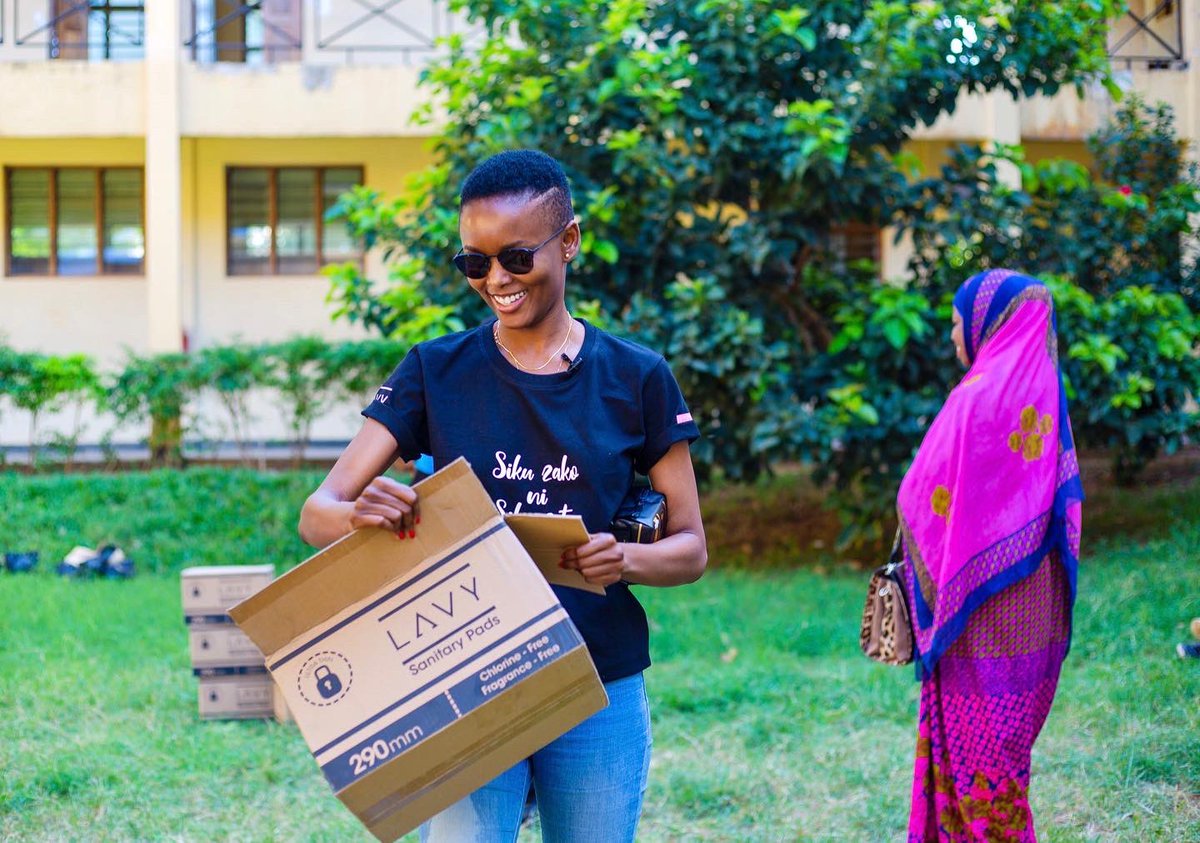 FlavianaMatata's tweet photo. Leo ni Siku ya Hedhi Duniani 

Kauli mbiu ya mwaka huu ni Hedhi iwe kama ni moja ya Maisha ya kawaida kwa msichana na mwanamke (Making menstruation a normal fact of life by 2030) https://t.co/5I5ousCmYj
