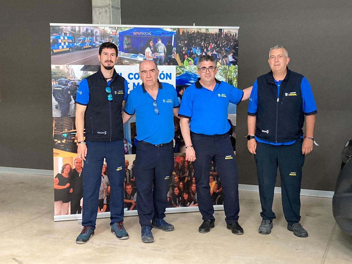 Gracias a todos los profesionales del samur social que hacen posible que recibamos el reconocimiento y afecto de los compañeros de profesión con los que hemos compartido la jornada de ayer en el congreso de Ciudad Real. Gracias y tenemos un largo recorrido
