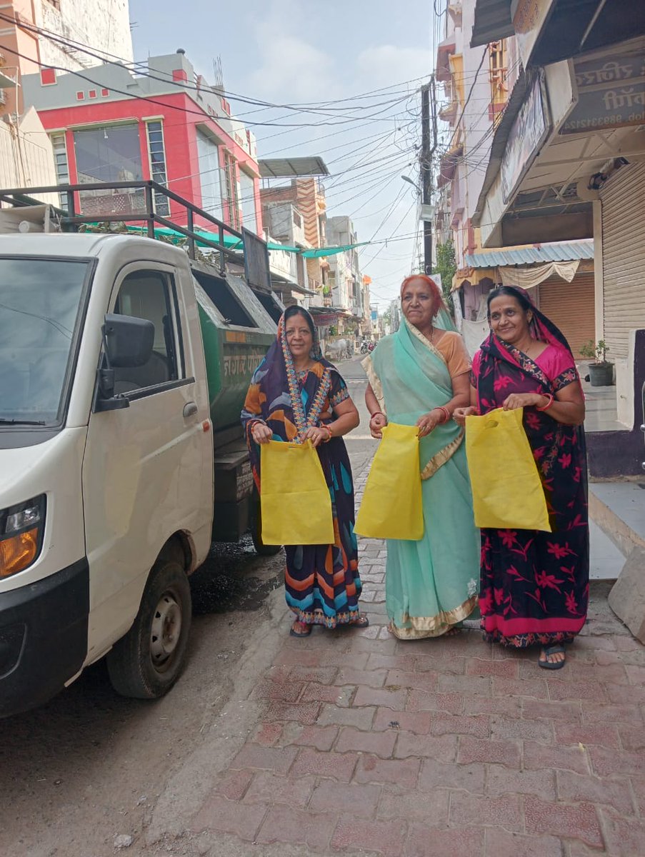 CmoShamgharh's tweet photo. सिंगल यूज प्लास्टिक पॉलीथिन प्रतिबंधित जन जागरूकता अभियान
@SwachSurvekshan 
@sbmg_assam 
@DrHiman78058457 https://t.co/Kgh3Zh5Eui https://t.co/cxeLkdajMo