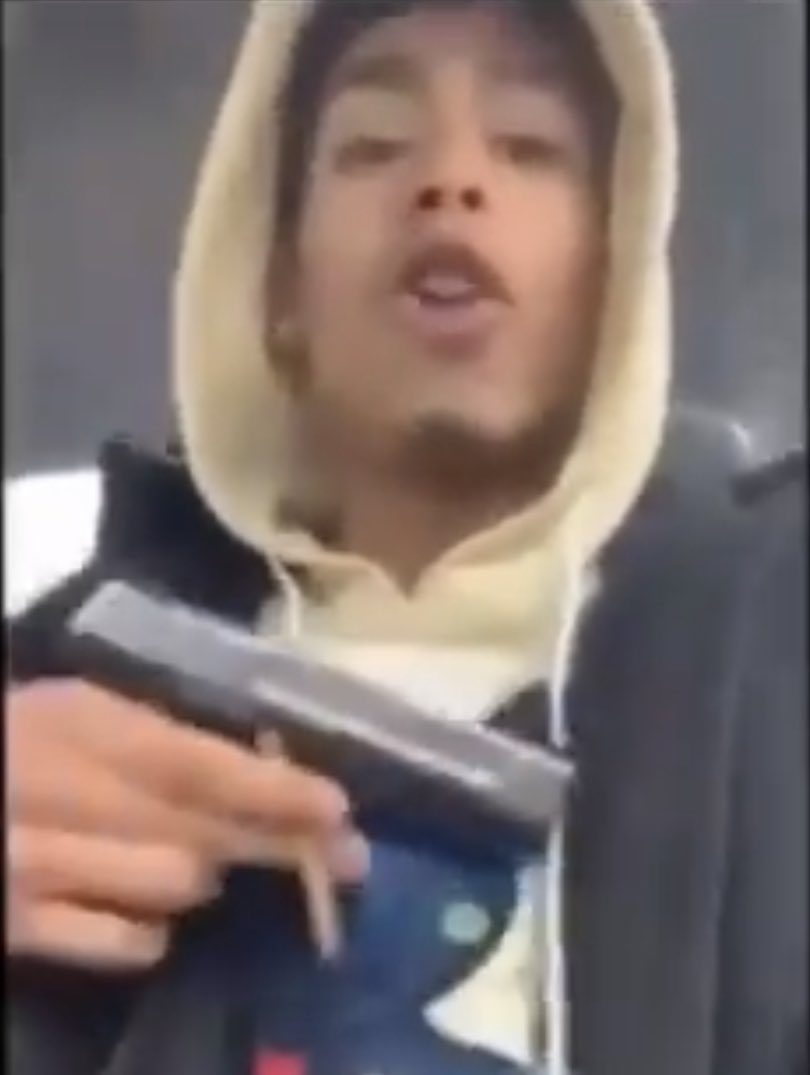 JosephV64384697's tweet photo. NON Elected Do NOT Elect Loser Anti Crime Corrupt @GovKathyHochul WTF 😐👿🤦🏻‍♂️ Ask @CurtisSliwa 🌟🌟🌟🌟🌟🇺🇸NOW @77WABCradio @bernieandsid @LouTelano @awesomeaiken @ThomasPKennedy3 @ClubSpeaks #NoBail #CriminalsRule #GovKathyHochul #DNC 🤦🏻‍♂️ Has 🔫🔫🔫🔫#SecurityDetails https://t.co/kyGgNnlpxS