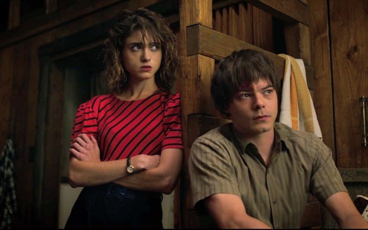 peliculaluvr's tweet photo. if jonathan and nancy didn't get the happy ending they deserve, i will riot #StrangerThings4 https://t.co/ysUP9RzOJY