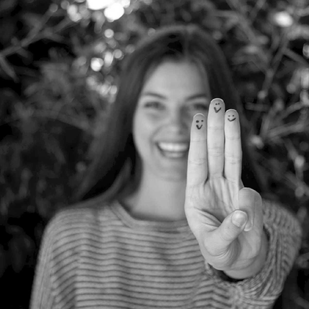 World Foster Day is THREE days away! On 31 May: 
Draw a smiley face on three fingers.
Snap a pic of your smiley face moment.
Share it on social media using #worldfosterday .
.
#worldfosterday #thisisfostercare #createawareness