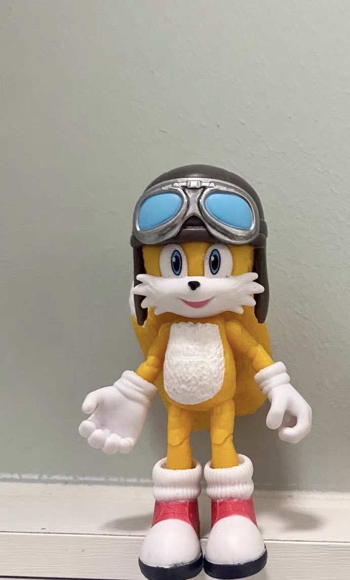 Sonic The Hedgehog 2 Super Sonic With Master Emerald Action Figure