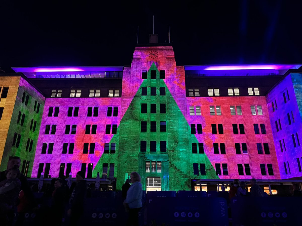 #vividsydney Quite a sight!!