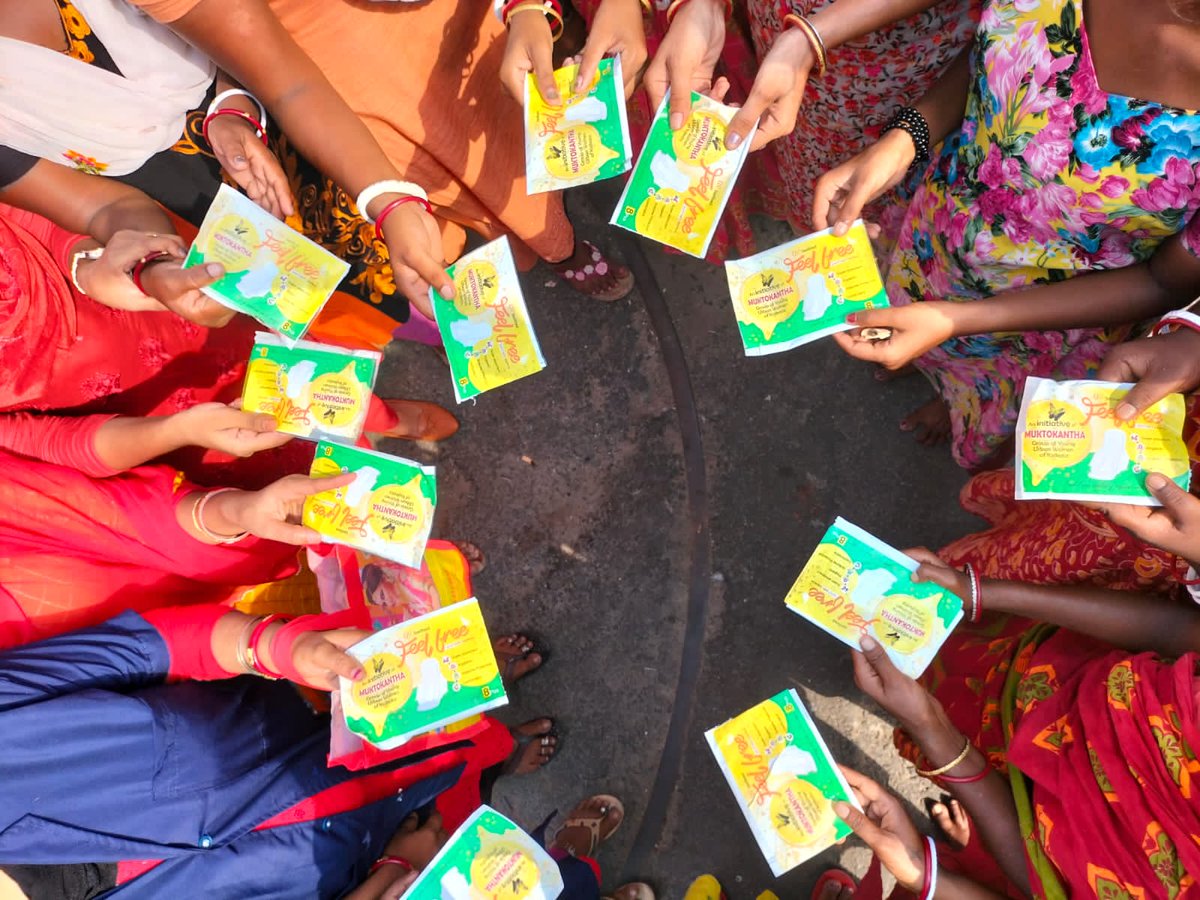 71% of adolescent girls in India remain unaware about #Menstruation till the first occurance so <a href="/ActionAidIndia/">ActionAid Association</a> campaigning to #BreakTheMyths through #FeelFree sanitary napkin in Kolkata by engaging #YoubgUrbanWomen #RightToPeriods <a href="/dipalisharma02/">Dipali Sharma</a> <a href="/NaghmaKhaliq/">Naghma Khaliq</a>
