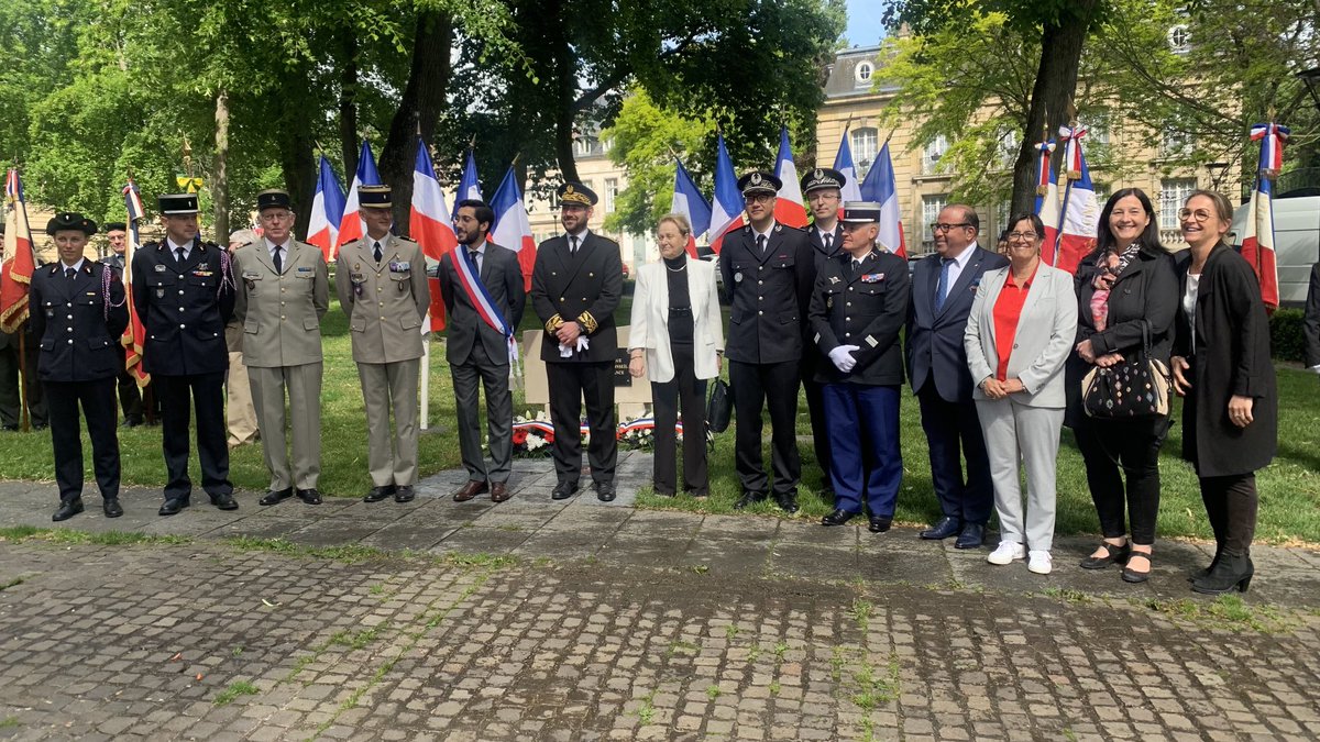 Apourceau's tweet photo. 27 mai 1943, 1er réunion du #CNR conseil national de la #resistance #anacr plus jamais ca travaillons le devoir de mémoire avec nos jeunes générations. #journeenationaledela résistance https://t.co/A5IXUiLrfa