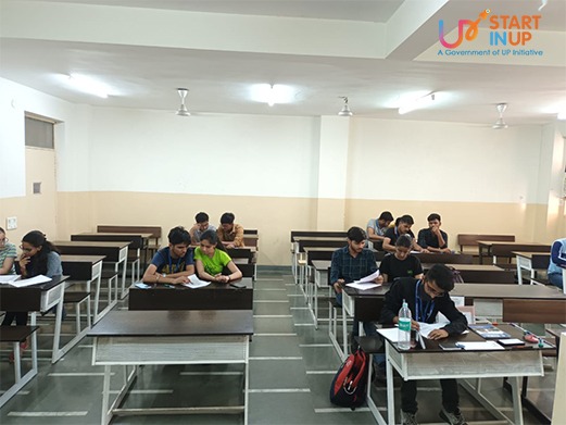 UPStartuppolicy's tweet image. Sharing some glimpses of the activities like #CorporateCrisis, #Bquiz, #Pitchtank, #Marketwatch, #Corpgrid, etc from the entrepreneurial fest organized by @Kiet_edu, #EndeavourInnotech_2022 in sponsorship with #StartinUP for aspiring innovators, trailblazers, dreamers &amp;amp; achievers