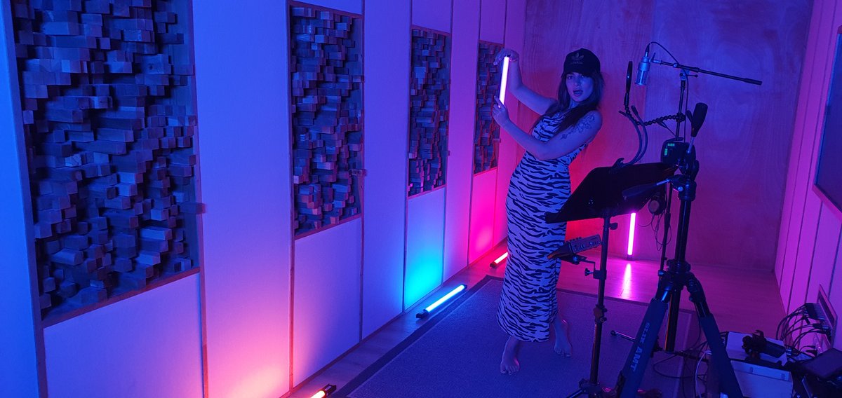 GodoxGlobal's tweet image. Eurovision singer @IvetaMukuchyan is enjoying the vibe that #TL30 adds to the studio setup. The #TL Series offers you perfect colors for any #atmosphere you want! Credits to Vahagn Stepanyan #godox
Join our #WonderDoor Challenge now and win great prizes 👉 bit.ly/wonderdoorchal…