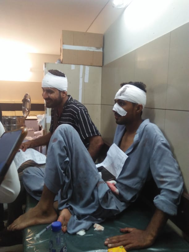 LalaItzz's tweet photo. جمیعت ایک شدت پسند اور گنڈہ گرد تنظیم ہے جو غیر مقامی مسلح افراد کو تنظیم میں شامل کر کے مختلف ہسپتالوں اور درسگاہوں میں بدمعاشی سر عام کرنا چاہتی ہے،

#WeStandWithPSF
#terroristjamiat 
@TalalChandio @EngrMadniRaza @JamshedAlamKha5 @MoenBikak @ShareefhPSF @AkbarGilgiti5 https://t.co/9AX63vzrXC