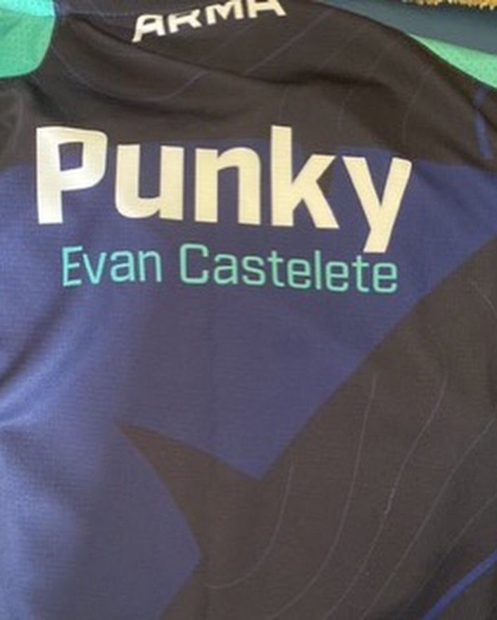 TeamOasisShop's tweet photo. Punky (@OSL_Punky) rocking the @TeamOasisLTD Navy jersey by @ARMAgg π₯π₯
#OasisFam #JoinTheOasis #OasisToTheMoon
#fortnite #FortniteChapter3 #FortniteClips https://t.co/23vRo13Ice