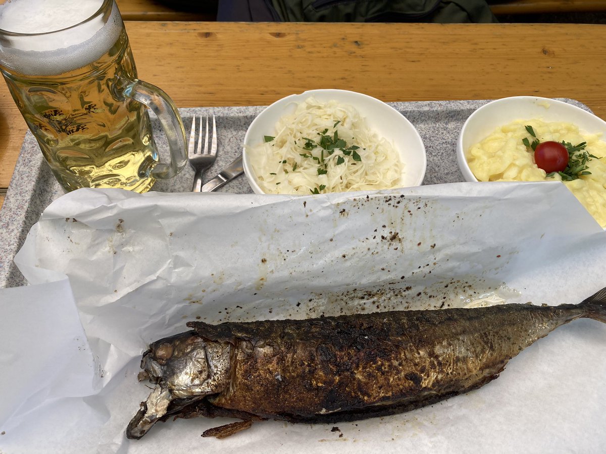FrauZimt's tweet photo. Nommnomm #steckerlfisch #klosterandechs https://t.co/vDqKT42DE2