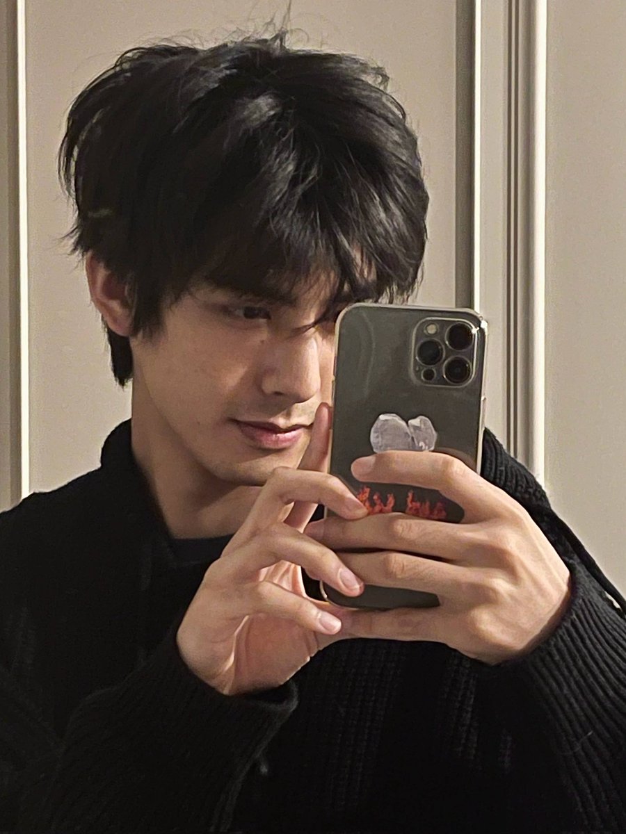 - 220528 -
weibo update 
《 #Songweilong #宋威龙 》