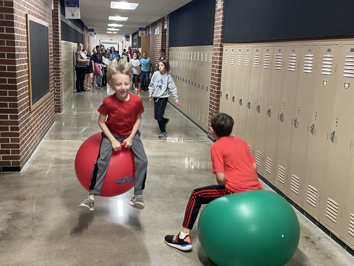 RQSFleetridge's tweet photo. The rain could not keep the fun away as indoors is how we decided to play. Thank you Coach Anselmi, parent volunteers and staff who helped make this a great Field Day! #FRPROUD @RaytownSchools https://t.co/t8u9bvGkpZ