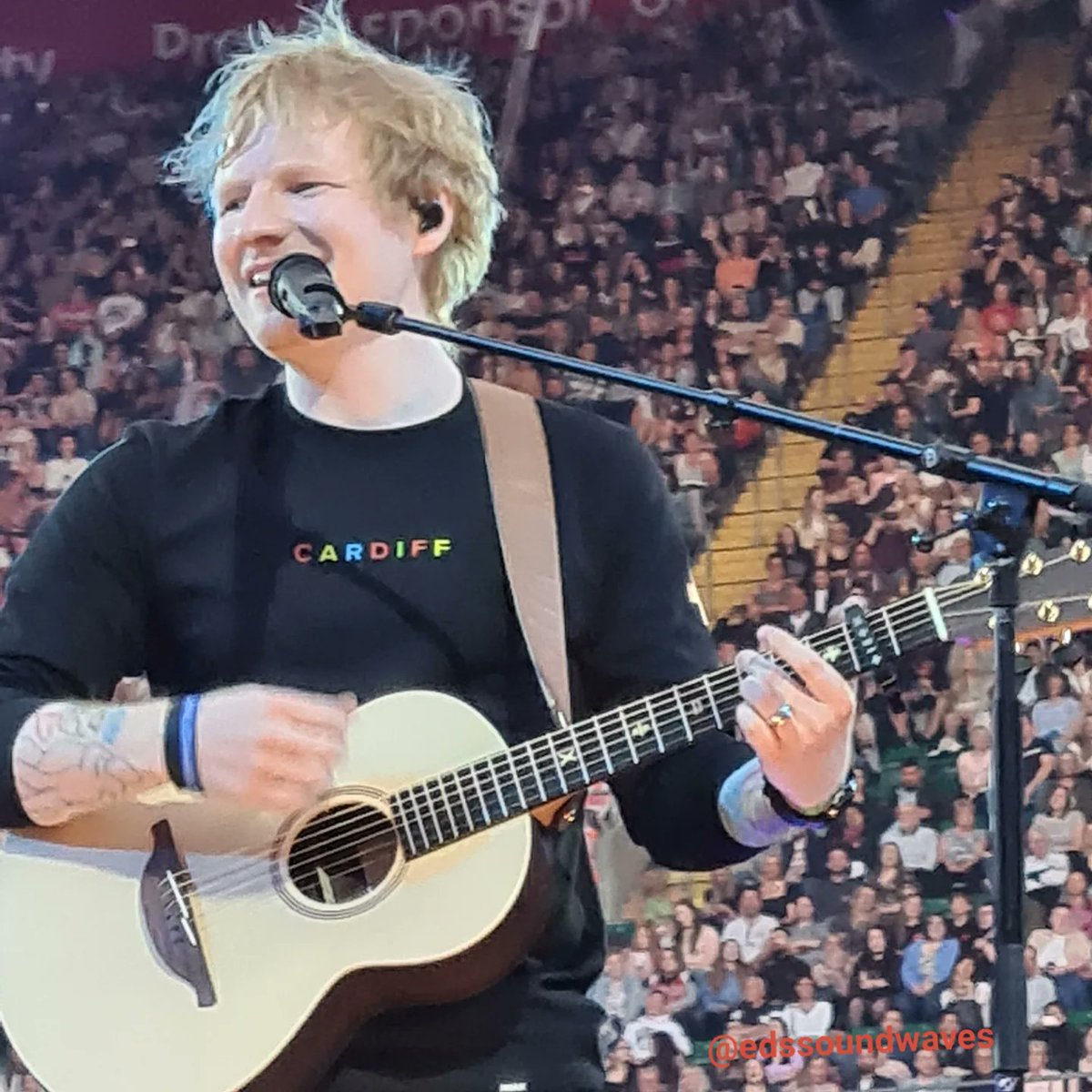 greatwave5's tweet photo. Cardiff, night 2 πππ
@edsheeran #edsheeran #MathematicsTourCardiff https://t.co/M7a4KmmFqq