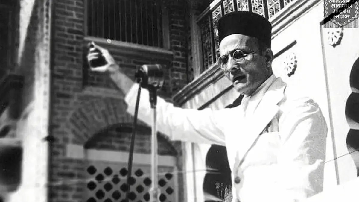 iamashishm's tweet photo. I am not afraid of Muslims.
I am not afraid of Britishers. 
But I am afraid of Hindus against Hinduism.

#VeerSavarkar
#Savarkarjayanti 
#HinduRashtra https://t.co/6NGRkaLmj7