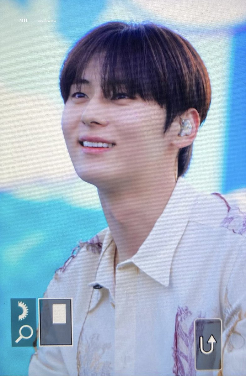 myheaven0809's tweet photo. 220528 피크페스티벌
오늘의 커! 
#황민현 #민현 #hwangminhyun #minhyun https://t.co/ZHvm6DucgB