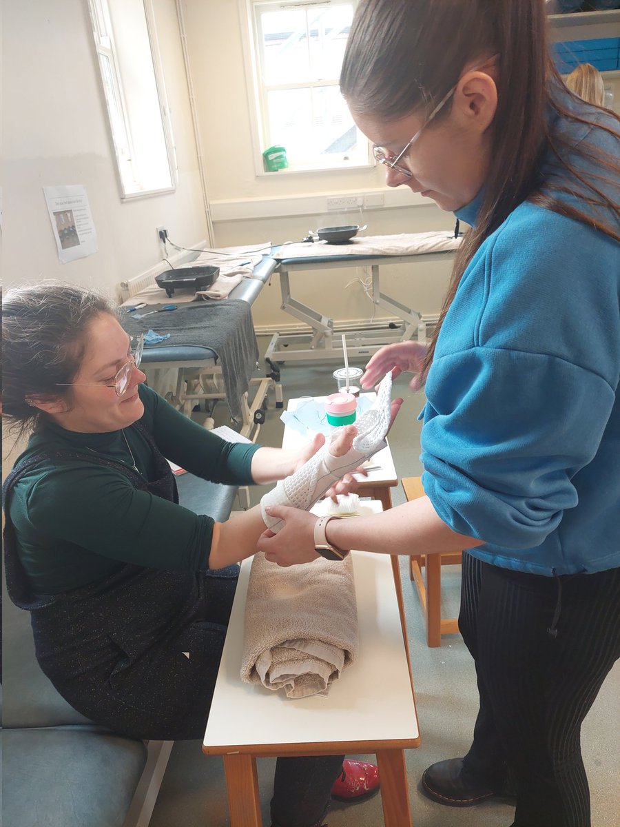 AlannahOT1's tweet photo. Making splints yesterday! 

#splint #OccupationalTherapy #handtherapy #occupationaltherapycpd @OTCumbria https://t.co/pa3PLIePIB