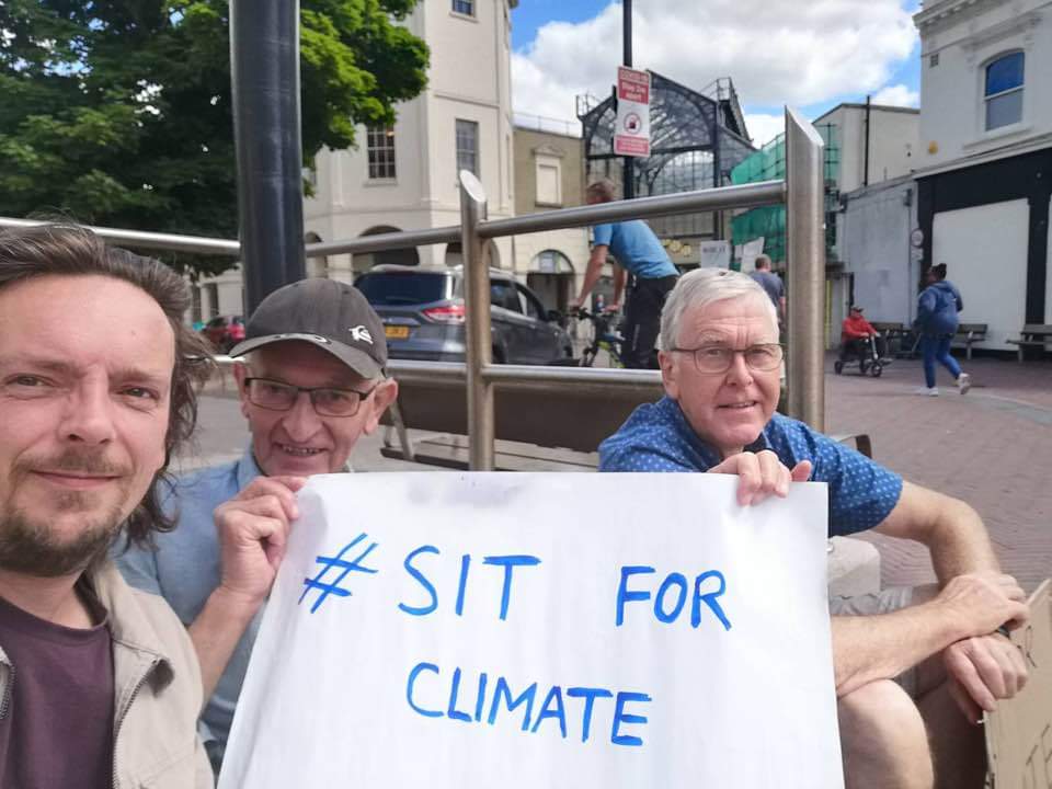 SitForClimate's tweet photo. #SitForClimate in Worthing this morning.
Every Saturday at 11am for 10 minutes to show your concerns about the #ClimateEmergency https://t.co/Tc8GaxeljV