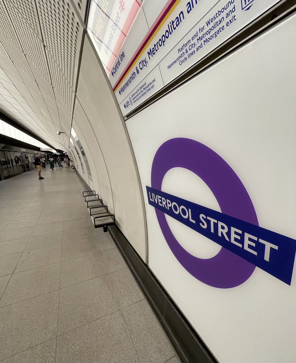 matt_burrows_SV's tweet photo. First trip on Elizabeth Line from Paddington to Liverpool Street. Step free access good. #purpletrain https://t.co/3biVj4y42K
