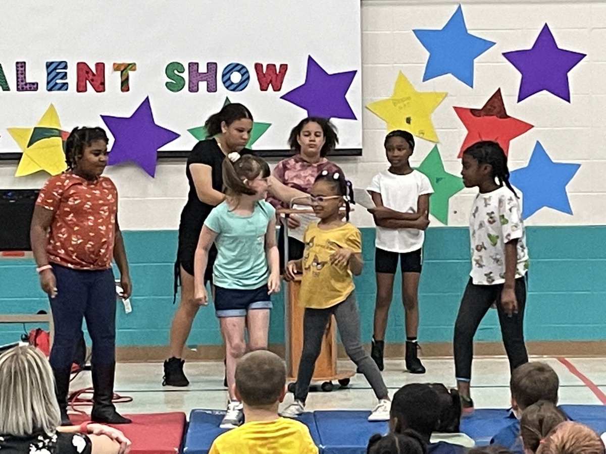 RQSFleetridge's tweet photo. Last week of school Day 4⭐️ talent showcased!😃 #FRPROUD https://t.co/OZFJJGltT1