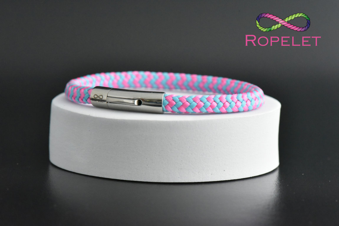 Ropelet's tweet photo. Quality affordable and made in the UK wrist wear by Ropelet. Choose how yours is made at https://t.co/xERWQVHF6K  from our fantastic rope, leather and stainless steel ranges #ropelet #bracelet #wriststyle https://t.co/Qq7IylaiaW