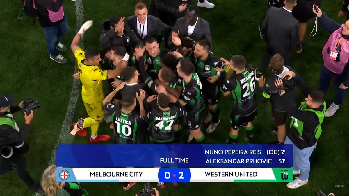 PolskiWanderer's tweet photo. Western United mistrzem Australii!
Klub założony trzy lata temu pokonał w wielkim finale zeszłorocznych mistrzów, a wcześniej innych faworytów, Melb. Victory.
"Heroes won it all", a nim Aleksandar Prijovic, który zapewne dostanie tytuł MVP meczu, po golu i "asyście".
#ALeaguePL https://t.co/Uw2f49UD5Y